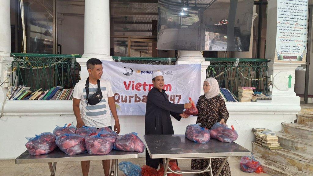 Kisah Muslim Vietnam dan Berkah Qurban dari Indonesia  - Cover Image
